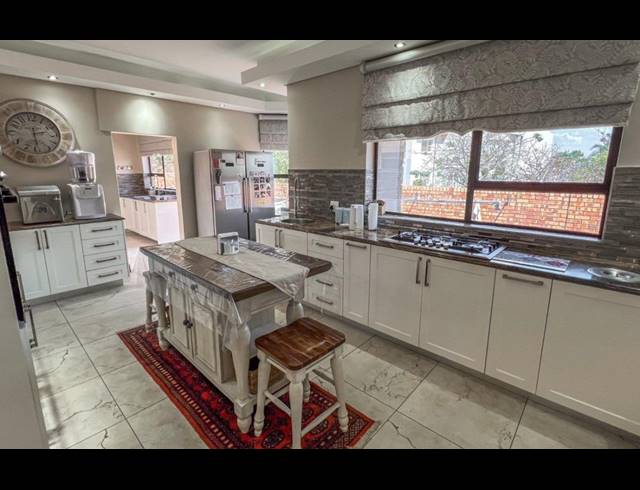 6 BEDROOM HOUSE FOR SALE IN MEYERSDAL